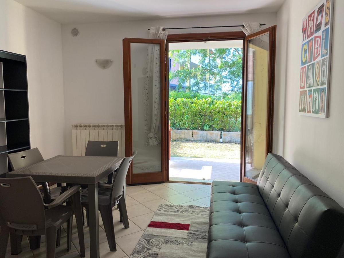 Appartamento Il Faro Con Giardino In Residence Con Piscina Desenzano del Garda Ngoại thất bức ảnh