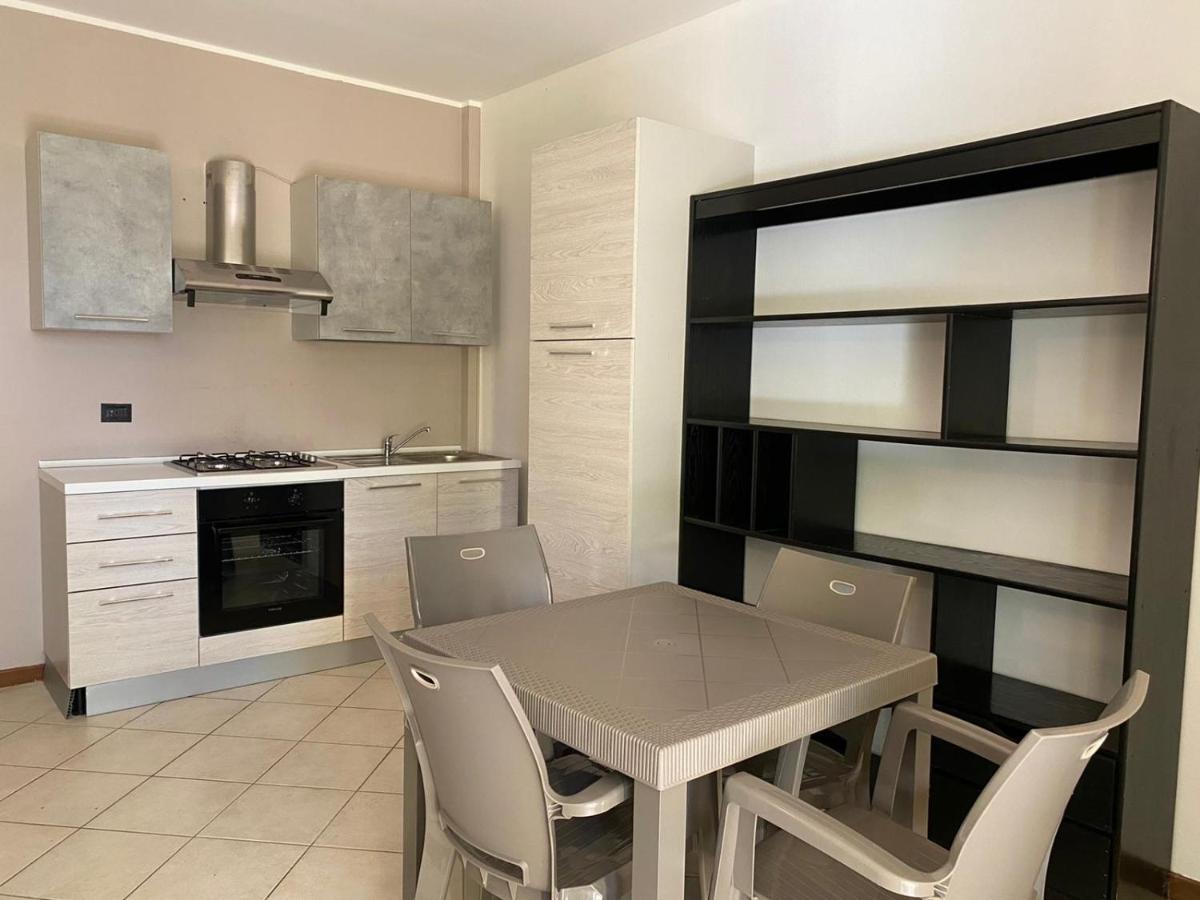 Appartamento Il Faro Con Giardino In Residence Con Piscina Desenzano del Garda Ngoại thất bức ảnh