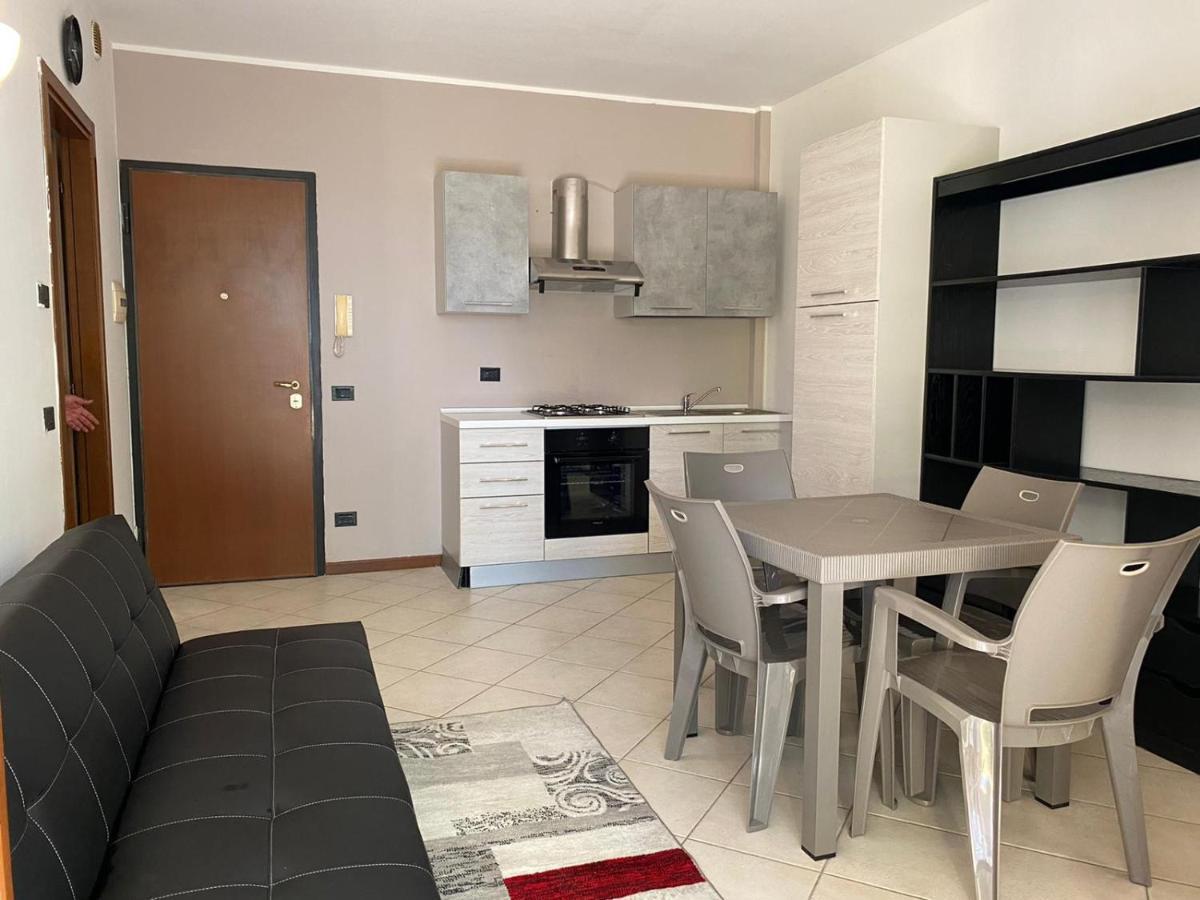 Appartamento Il Faro Con Giardino In Residence Con Piscina Desenzano del Garda Ngoại thất bức ảnh