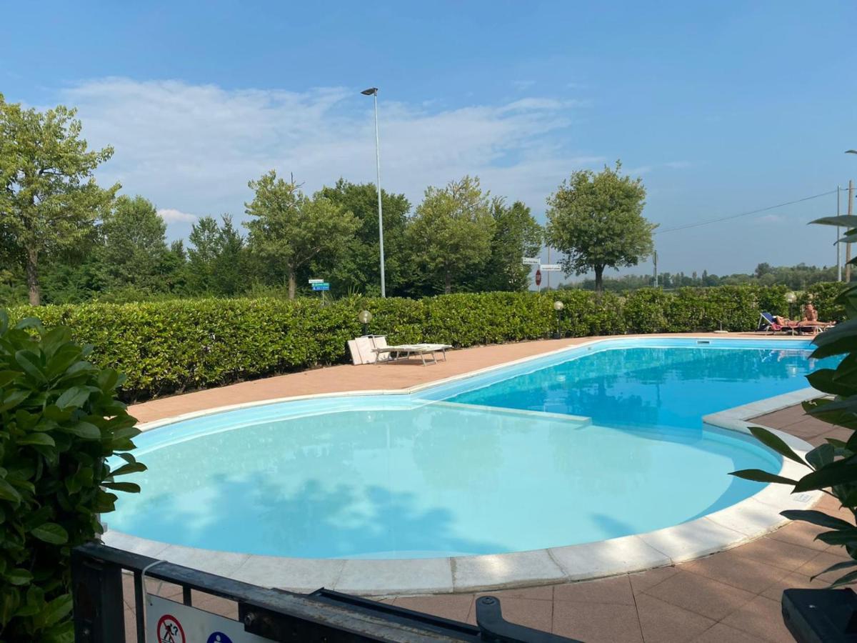 Appartamento Il Faro Con Giardino In Residence Con Piscina Desenzano del Garda Ngoại thất bức ảnh